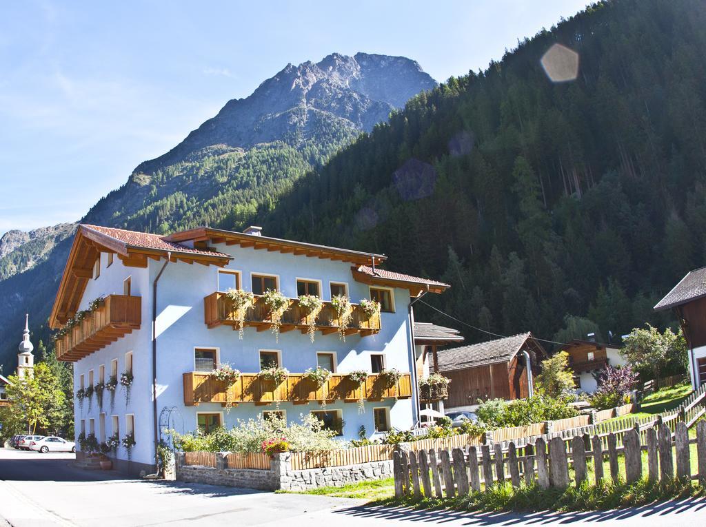 Tirolerhof - Appartementhaus Kaunertal Exterior photo